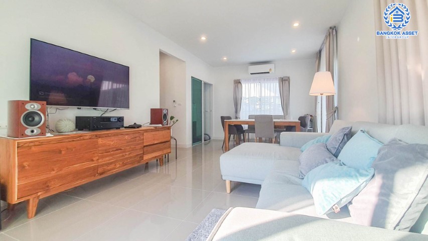 *****บ้านเดี่ยวมือสองย่านสมุทรปราการ ม.คณาสิริ บางนา เนื้อที่กว้างขวางถึง 50 ตร.ว. ฟังก์ชัน 3 ห้องนอน 2 ห้องน้ำ 2 ที่จอดรถ แถมฟรี! 3 เครื่องปรับอากาศ, 2 เครื่องทำน้ำอุ่น บ้านใหม่ เฟอร์นิเจอร์พร้อมอยู่ บนทำเลไม่ไกลจากสนามบินสุวรรณภูมิ ใกล้ทางด่วน "บางนา-บางปะกง"